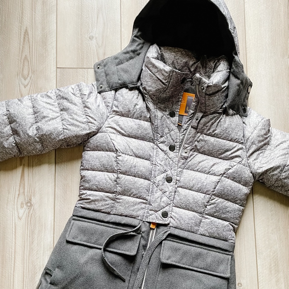 Women’s LOLË  Light Weight Down Jacket